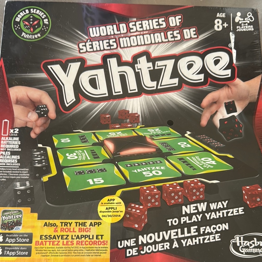 World Series of Yahtzee Board Game with French translation
